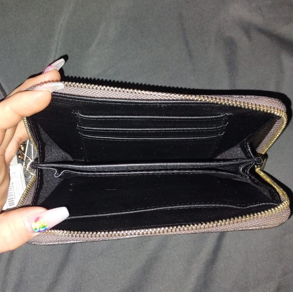 Wallet - Picture 2 of 3